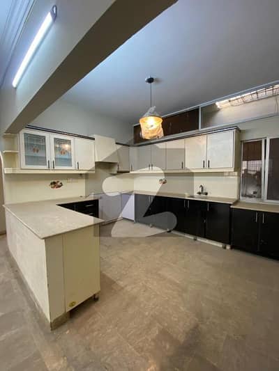 HOUSE FOR SELL IN PRIME LOCATION JOHAR BLOCK 15