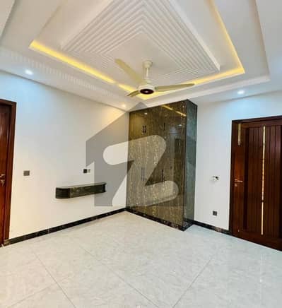 Central Park Housing Scheme Portion For Rent