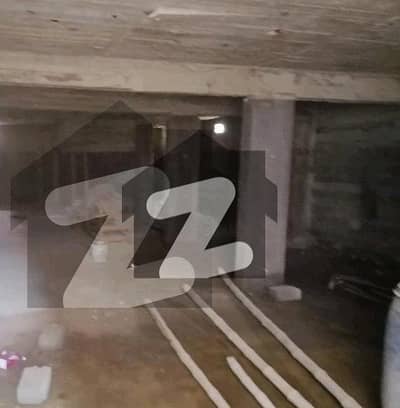 In Allahwala Town Warehouse For Sale Sized 170 Square Yards