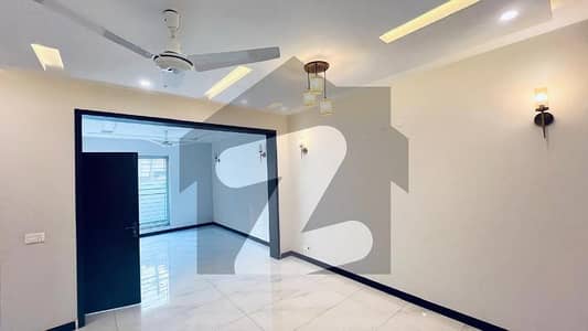 Prime Location Central Park - Block C 10 Marla House Up For Sale