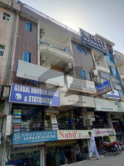 جی ۔ 11 مرکز جی ۔ 11,اسلام آباد میں 4 مرلہ دفتر 3.85 کروڑ میں برائے فروخت۔