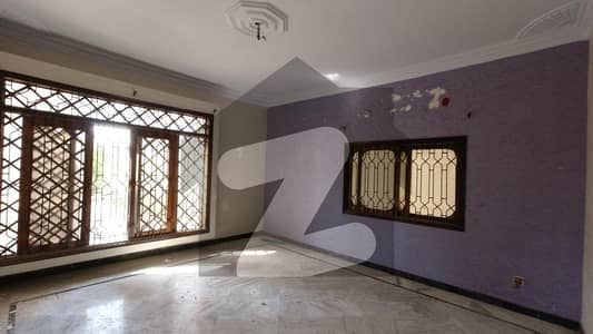 600 Yards Corner Bungalow For Sale ( Chance deal )