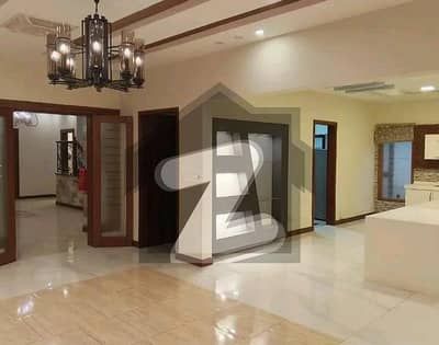 کلفٹن ۔ بلاک 5 کلفٹن,کراچی میں 9 کمروں کا 2 کنال دفتر 10.0 لاکھ میں کرایہ پر دستیاب ہے۔