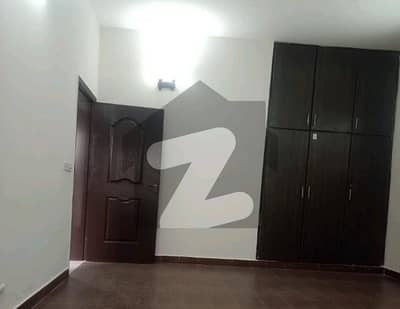 House Sized 10 Marla Is Available For rent In Askari 10