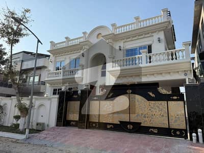 House For sale In Rs. 90000000