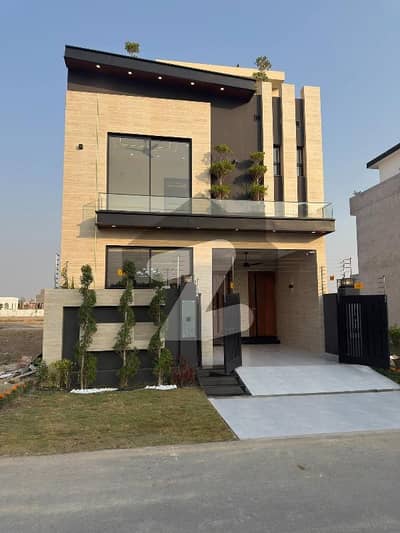 ڈی ایچ اے 9 ٹاؤن ڈیفنس (ڈی ایچ اے),لاہور میں 3 کمروں کا 6 مرلہ مکان 80.0 ہزار میں کرایہ پر دستیاب ہے۔