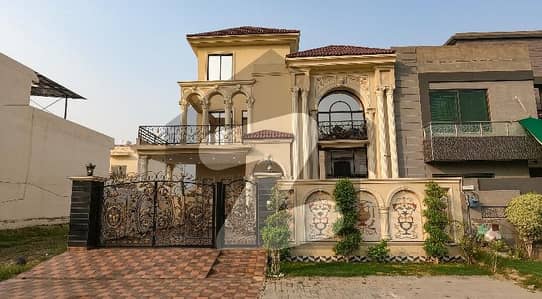 Prime Location 10 Marla House Is Available For Sale In Central Park - Block G