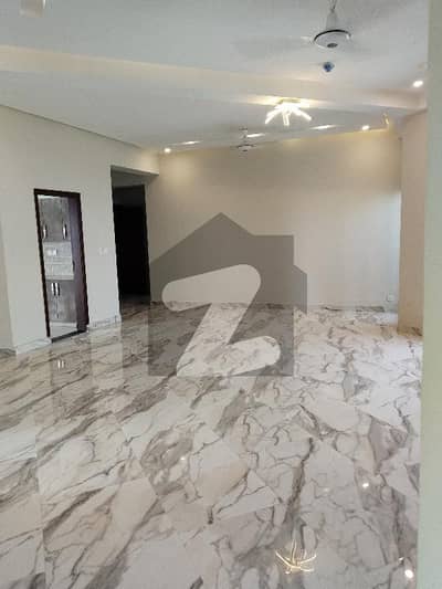 عسکری 11 - سیکٹر ڈی عسکری 11,عسکری,لاہور میں 3 کمروں کا 11 مرلہ فلیٹ 3.6 کروڑ میں برائے فروخت۔