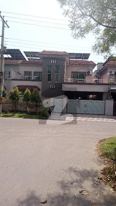 Solar House 5 Bed House Available For Sale In Askari 11 Sec-B Lahore