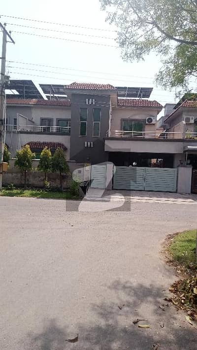 Solar House 5 Bed House Available For Sale In Askari 11 Sec-B Lahore
