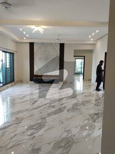 Facing Lak 6 Floor 3 Bed Room Apartments For Sale Facing Lak 6 Floor 3 Bed Room Apartments For Sale