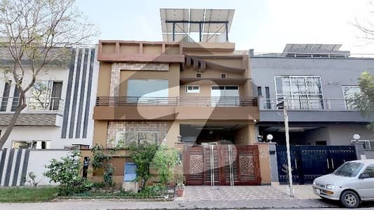 A Spacious 6 Marla House In Dream Gardens Phase 1