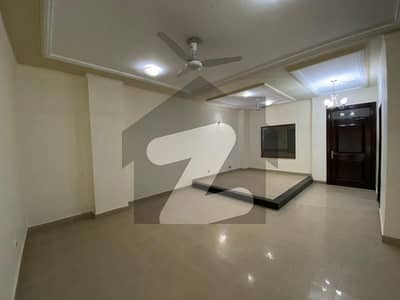 ڈی ایچ اے فیز 8 سابقہ ایئر ایوینیو ڈی ایچ اے فیز 8,ڈی ایچ اے ڈیفینس,لاہور میں 2 کمروں کا 5 مرلہ فلیٹ 1.45 کروڑ میں برائے فروخت۔