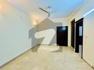 ایف ۔ 11 اسلام آباد میں 2 کمروں کا 9 مرلہ فلیٹ 95.0 ہزار میں کرایہ پر دستیاب ہے۔