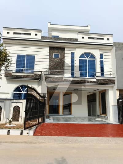 Prominently-Located 10 Marla House Available In Top City 1 - Block D Prominently-Located 10 Marla House Available In Top City 1 - Block D