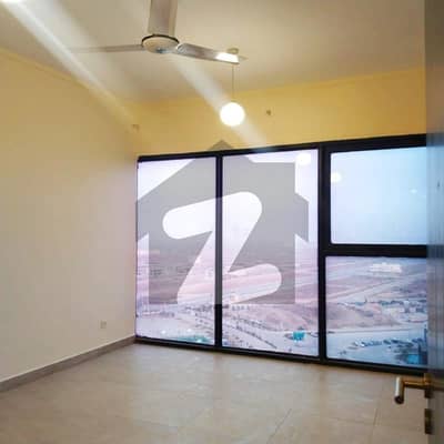 عمار کورل ٹاورز امارکریسنٹ بے,ڈی ایچ اے فیز 8,ڈی ایچ اے ڈیفینس,کراچی میں 3 کمروں کا 12 مرلہ فلیٹ 6.5 کروڑ میں برائے فروخت۔