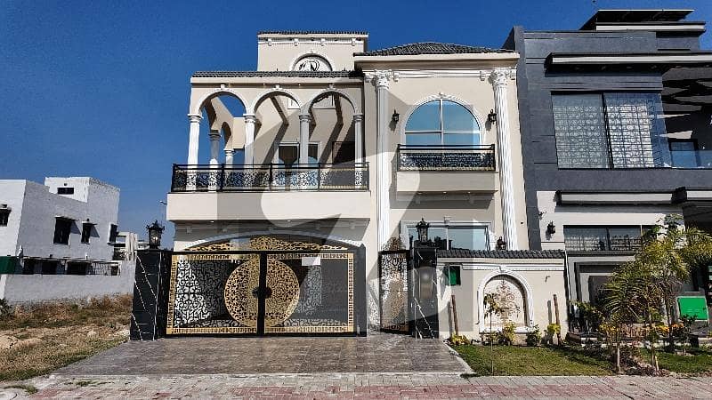 Stunning Facing Park House Is Available For Sale In Bahria Orchard Phase 1 - Southern Stunning Facing Park House Is Available For Sale In Bahria Orchard Phase 1 - Southern