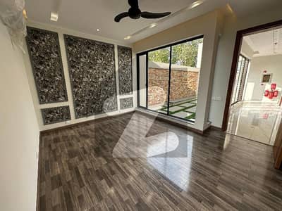 5 Marla Modern House Available For Sale 5 Marla Modern House Available For Sale