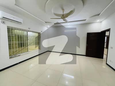 ایف ۔ 8 اسلام آباد میں 10 کمروں کا 1 کنال مکان 15.0 لاکھ میں کرایہ پر دستیاب ہے۔