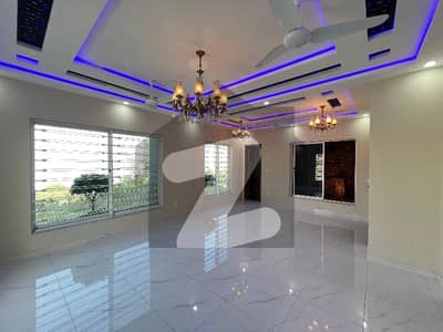 ڈی ۔ 12 اسلام آباد میں 6 کمروں کا 10 مرلہ مکان 14.0 کروڑ میں برائے فروخت۔