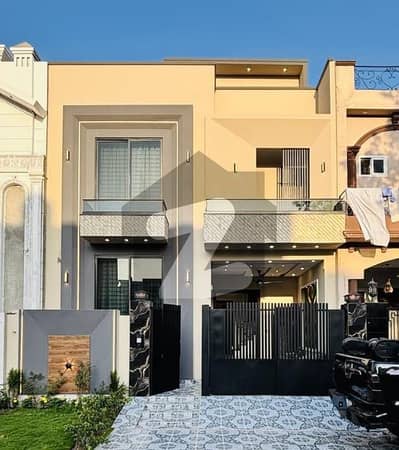 سٹی ہاؤسنگ سوسائٹی گوجرانوالہ میں 4 کمروں کا 5 مرلہ مکان 2.45 کروڑ میں برائے فروخت۔