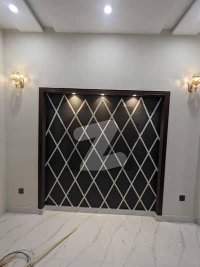 بحریہ آرچرڈ لاہور میں 3 کمروں کا 5 مرلہ مکان 75.0 ہزار میں کرایہ پر دستیاب ہے۔