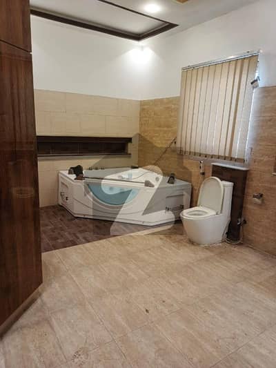 ویلینشیاء ہاؤسنگ سوسائٹی لاہور میں 3 کمروں کا 1 کنال بالائی پورشن 1.1 لاکھ میں کرایہ پر دستیاب ہے۔