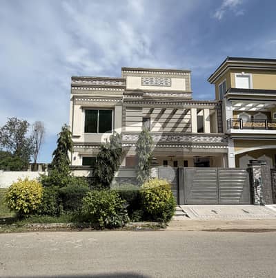 سٹی ہاؤسنگ سوسائٹی سیالکوٹ میں 5 کمروں کا 10 مرلہ مکان 85.0 ہزار میں کرایہ پر دستیاب ہے۔