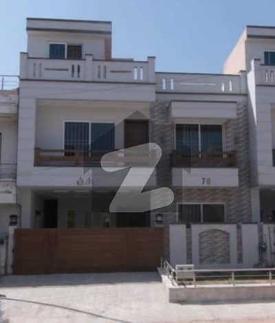 جی ۔ 13 اسلام آباد میں 5 کمروں کا 7 مرلہ مکان 5.7 کروڑ میں برائے فروخت۔