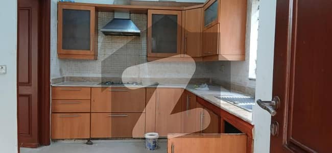 ڈی ایچ اے فیز 8 سابقہ پارک ویو ڈی ایچ اے فیز 8,ڈی ایچ اے ڈیفینس,لاہور میں 4 کمروں کا 10 مرلہ مکان 1.3 لاکھ میں کرایہ پر دستیاب ہے۔ ڈی ایچ اے فیز 8 سابقہ پارک ویو ڈی ایچ اے فیز 8,ڈی ایچ اے ڈیفینس,لاہور میں 4 کمروں کا 10 مرلہ مکان 1.3 لاکھ میں کرایہ پر دستیاب ہے۔