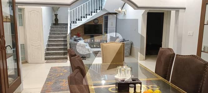 ڈی ایچ اے فیز 4 ڈی ایچ اے ڈیفینس,کراچی میں 4 کمروں کا 12 مرلہ مکان 9.5 کروڑ میں برائے فروخت۔