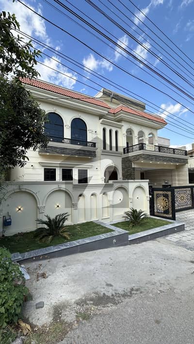 1 KANAL BRAND NEW DOUBLE UNIT HOUSE FOR SALE F BLOCK | WITH GAS METER | MODERN HOUSE 1 KANAL BRAND NEW DOUBLE UNIT HOUSE FOR SALE F BLOCK | WITH GAS METER | MODERN HOUSE