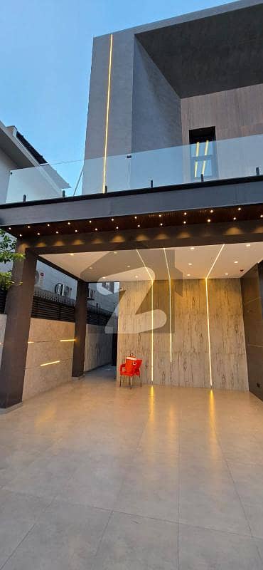 ڈی ایچ اے فیز 6 - بلاک سی فیز 6,ڈیفنس (ڈی ایچ اے),لاہور میں 1 کنال Studio مکان 15.5 کروڑ میں برائے فروخت۔