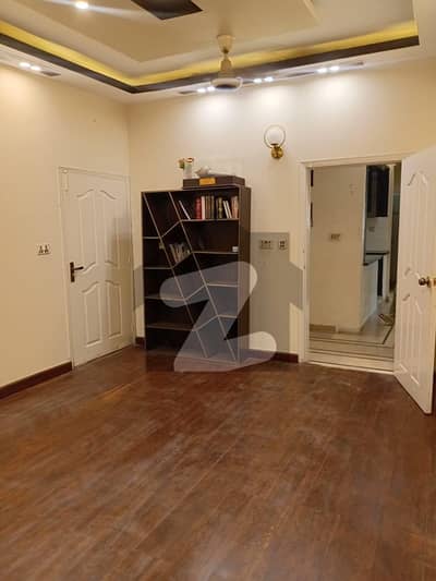 نارتھ ناظم آباد ۔ بلاک بی نارتھ ناظم آباد,کراچی میں 3 کمروں کا 10 مرلہ بالائی پورشن 1.0 لاکھ میں کرایہ پر دستیاب ہے۔