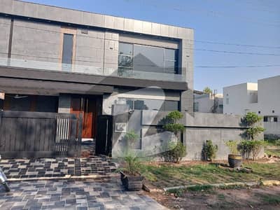 لیک سٹی میڈوز فیز 1 لیک سٹی میڈوز,لاہور میں 5 کمروں کا 1 کنال مکان 7.75 کروڑ میں برائے فروخت۔