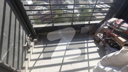 Prime Location 1550 Square Feet Flat For rent In Garden West