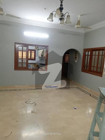 400 Sq Yards 3 Bed First Floor Bungalow's Portion With Parking
