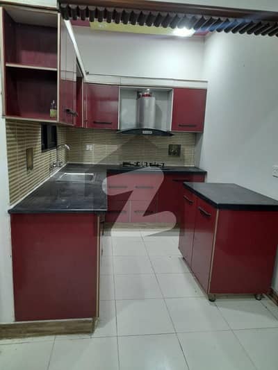 بدر کمرشل ایریا ڈی ایچ اے فیز 5,ڈی ایچ اے ڈیفینس,کراچی میں 4 کمروں کا 8 مرلہ فلیٹ 1.25 لاکھ میں کرایہ پر دستیاب ہے۔