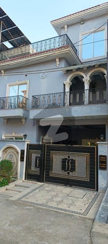 5 Marla Beautiful Owner Build House For Sale eden boulevard college road