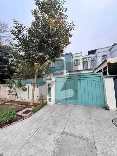 لیک سٹی رائیونڈ روڈ,لاہور میں 4 کمروں کا 7 مرلہ مکان 2.55 کروڑ میں برائے فروخت۔