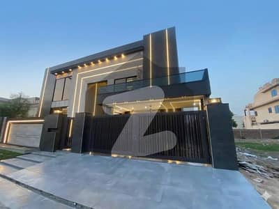 ڈی ایچ اے 11 رہبر لاہور میں 6 کمروں کا 1 کنال مکان 6.5 کروڑ میں برائے فروخت۔