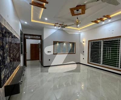 2450 Square Feet House For sale Available In B-17