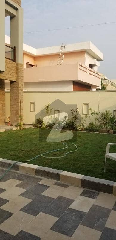 ڈی ایچ اے فیز 5 ڈی ایچ اے ڈیفینس,کراچی میں 5 کمروں کا 1 کنال مکان 4.75 لاکھ میں کرایہ پر دستیاب ہے۔