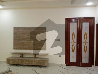 واپڈا سٹی فیصل آباد میں 3 کمروں کا 10 مرلہ بالائی پورشن 58.0 ہزار میں کرایہ پر دستیاب ہے۔