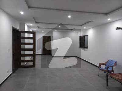 House For Sale In F 10 Size 1022 Square Yards Livable House Beautiful Location