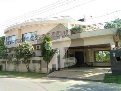 1 Kanal Facing Park in Very Reasonable Price Owner Built House For Sale in Dha Phase 2 | Corner House