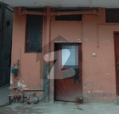 Buying A Corner House In Canal Park Lahore?