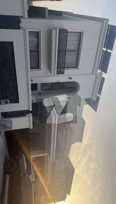 ڈی ایچ اے ڈیفینس فیز 1 ڈی ایچ اے ڈیفینس,اسلام آباد میں 6 کمروں کا 1 کنال مکان 12.5 کروڑ میں برائے فروخت۔