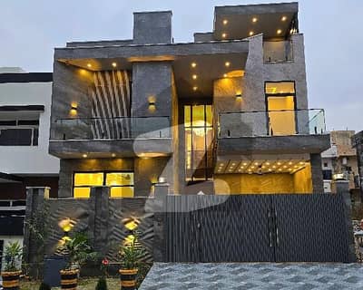 مارگلہ ویو ہاؤسنگ سوسائٹی ڈی ۔ 17,اسلام آباد میں 9 مرلہ مکان 4.25 کروڑ میں برائے فروخت۔