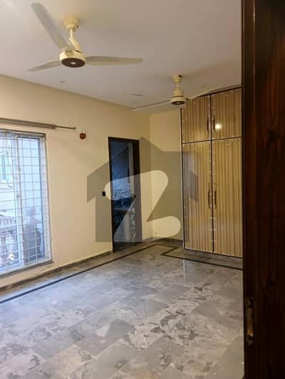 ڈی ایچ اے فیز 5 - بلاک بی فیز 5,ڈیفنس (ڈی ایچ اے),لاہور میں 3 کمروں کا 5 مرلہ مکان 1.25 لاکھ میں کرایہ پر دستیاب ہے۔